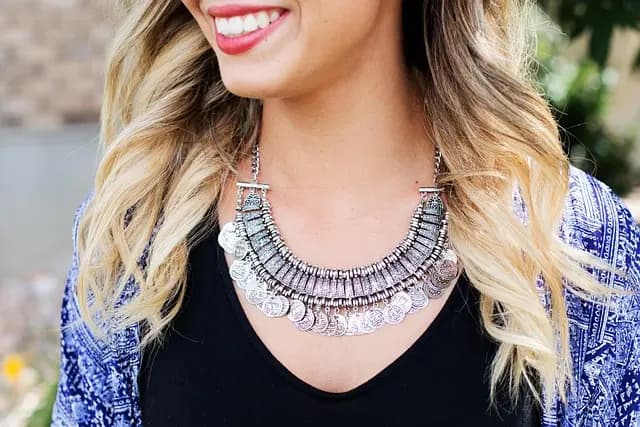 Cómo crear un look elegante sin gastar mucho dinero
