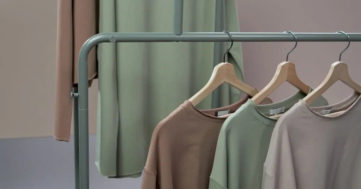 Cómo combinar prendas básicas para un look sofisticado