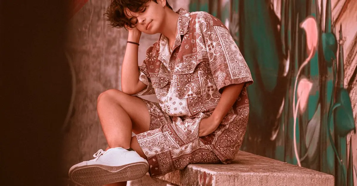 Cómo combinar tendencias de moda para un look actual