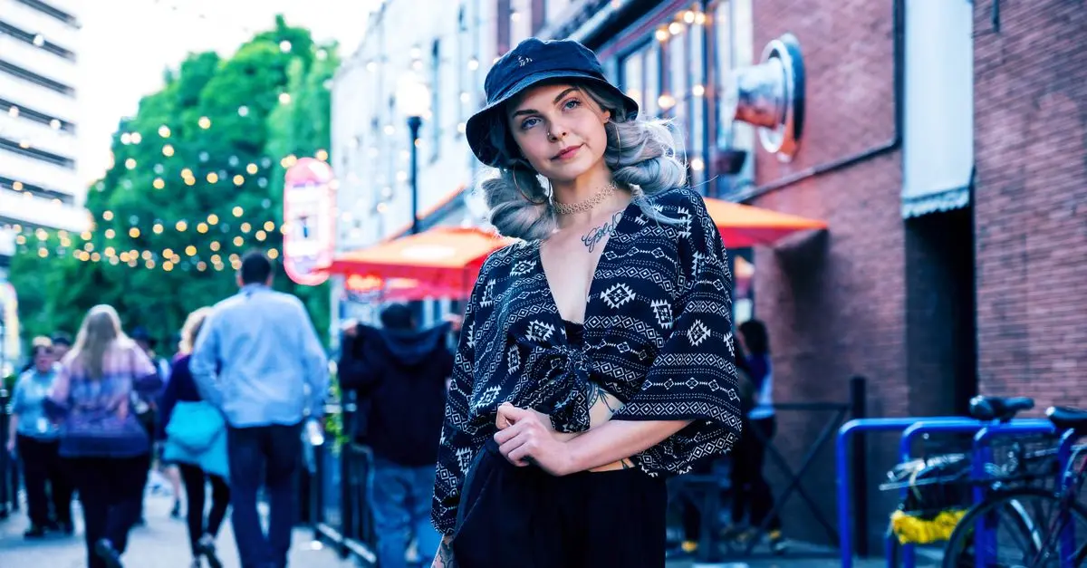 Cómo combinar estampados para un look elegante y estiloso