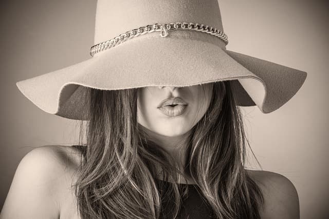 Cómo combinar accesorios para realzar tu look personal